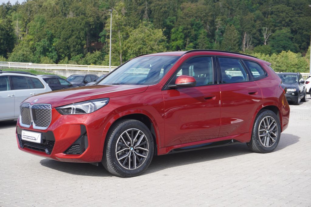 Bild des Angebotes BMW iX1 xDrive30 M Sport HeadUp AHK eSitze ACC 360Ka
