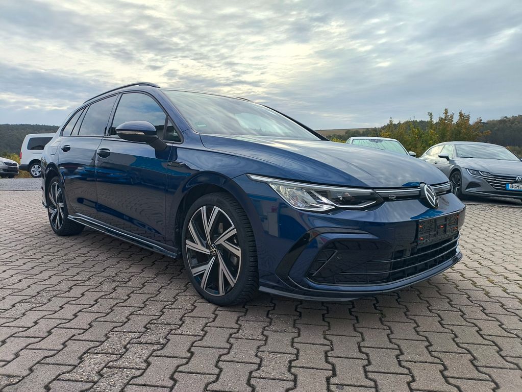 Bild des Angebotes Volkswagen Golf VIII Variant 1.5 eTSI Highline R-Line DSG