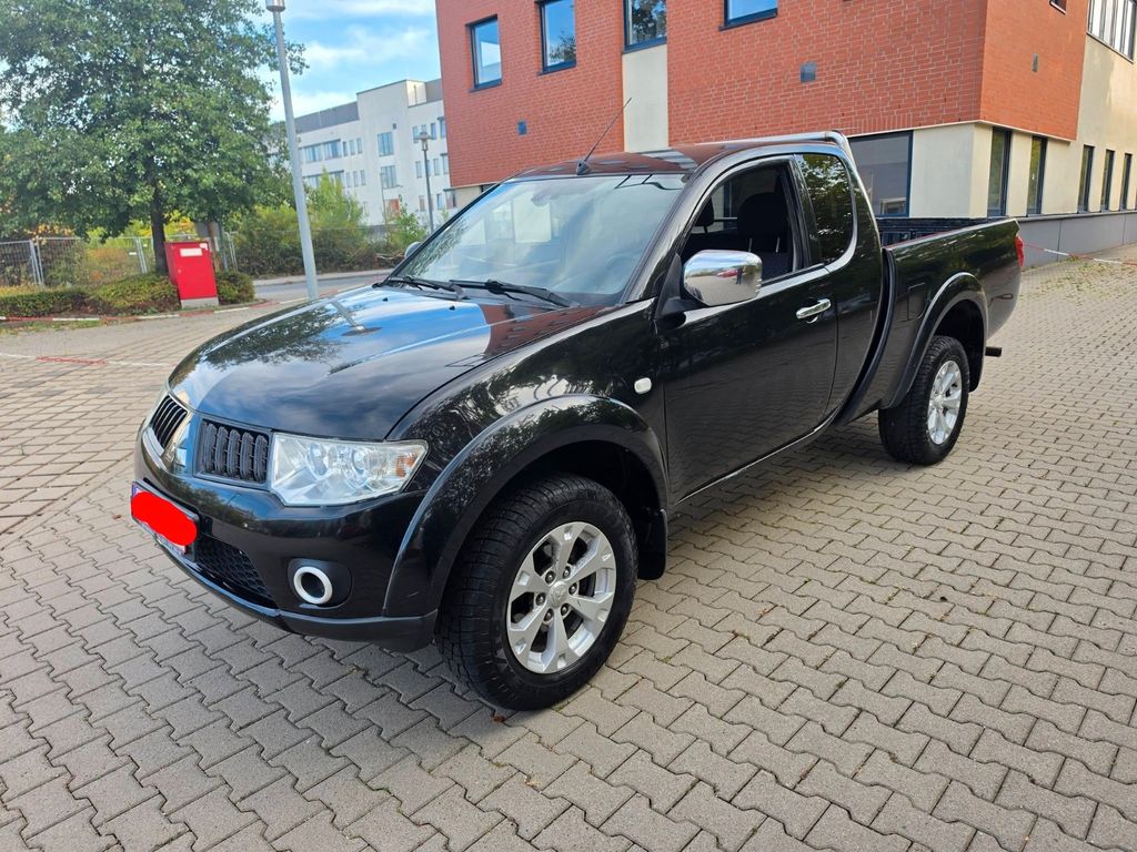 Mitsubishi L200 2.5Di-D Intense 1.5Cab 4x4 Klimaaut.Tempoma