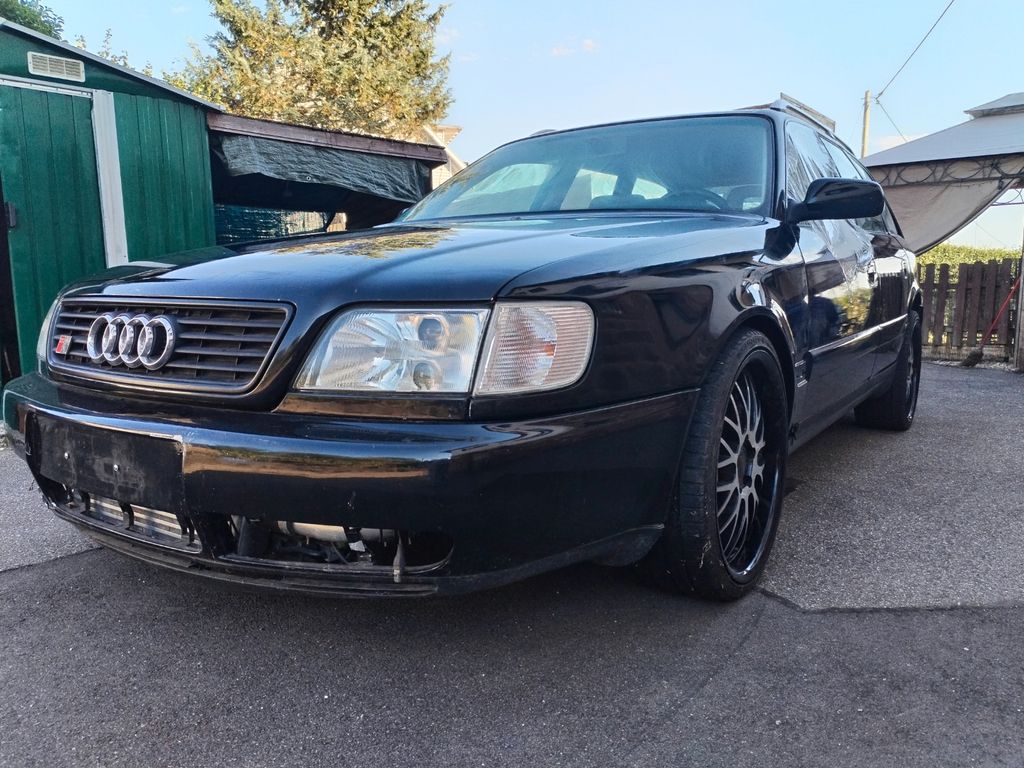 Audi 100