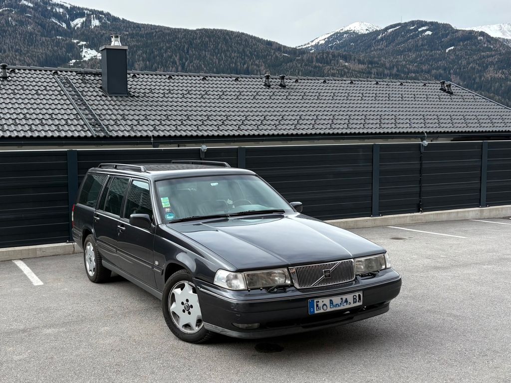 Volvo 960 3.0-24V - Sechszylinder-Kombi in schwarz