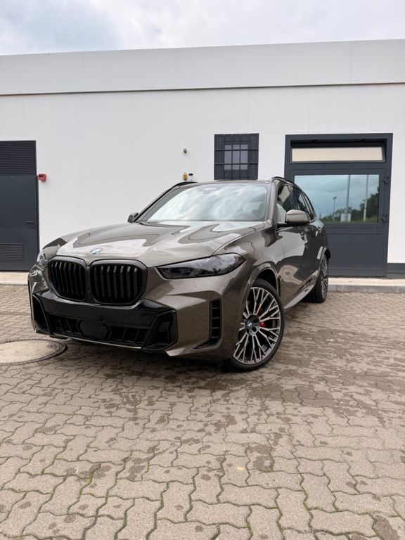 Bild des Angebotes BMW X5 40d M Sport Sitzkühl  Massage B&W  Sky 360