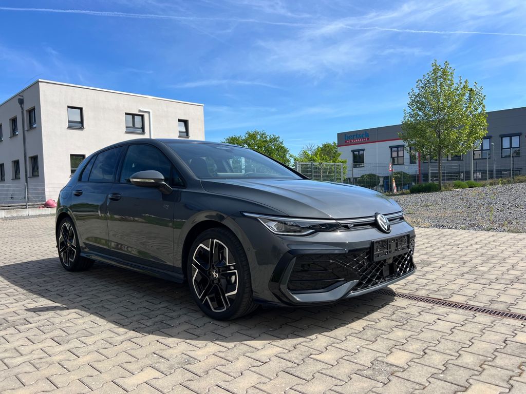 Bild des Angebotes Volkswagen Golf 1.5 eTSI DSG R-Line+18"+Panorama+Navi+Kamer