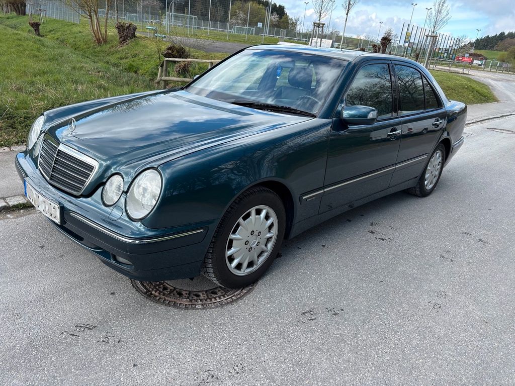 Bild des Angebotes Mercedes-Benz E 320 ELEGANCE