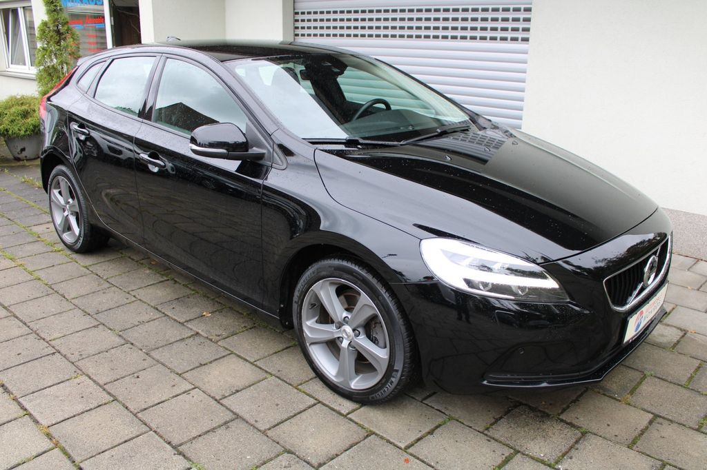 Volvo V40 T2 Momentum LED Navigation Klimaautomatik P