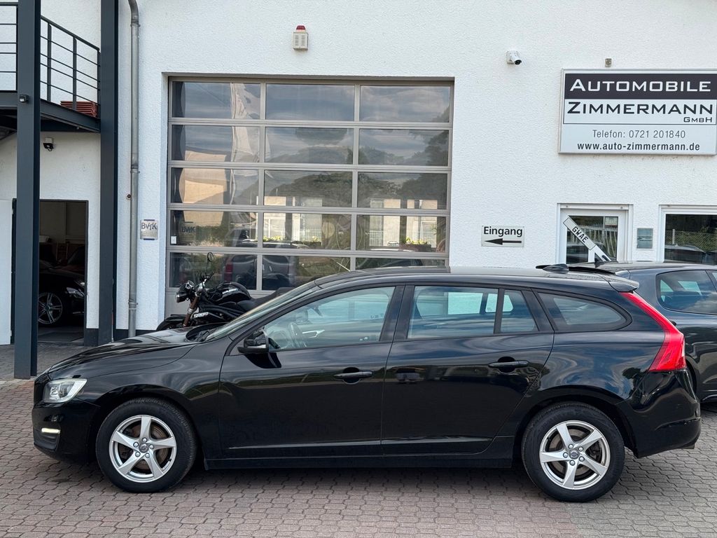 Bild des Angebotes Volvo V60 Kombi D4 Business Edition*Scheckheft*Navi*