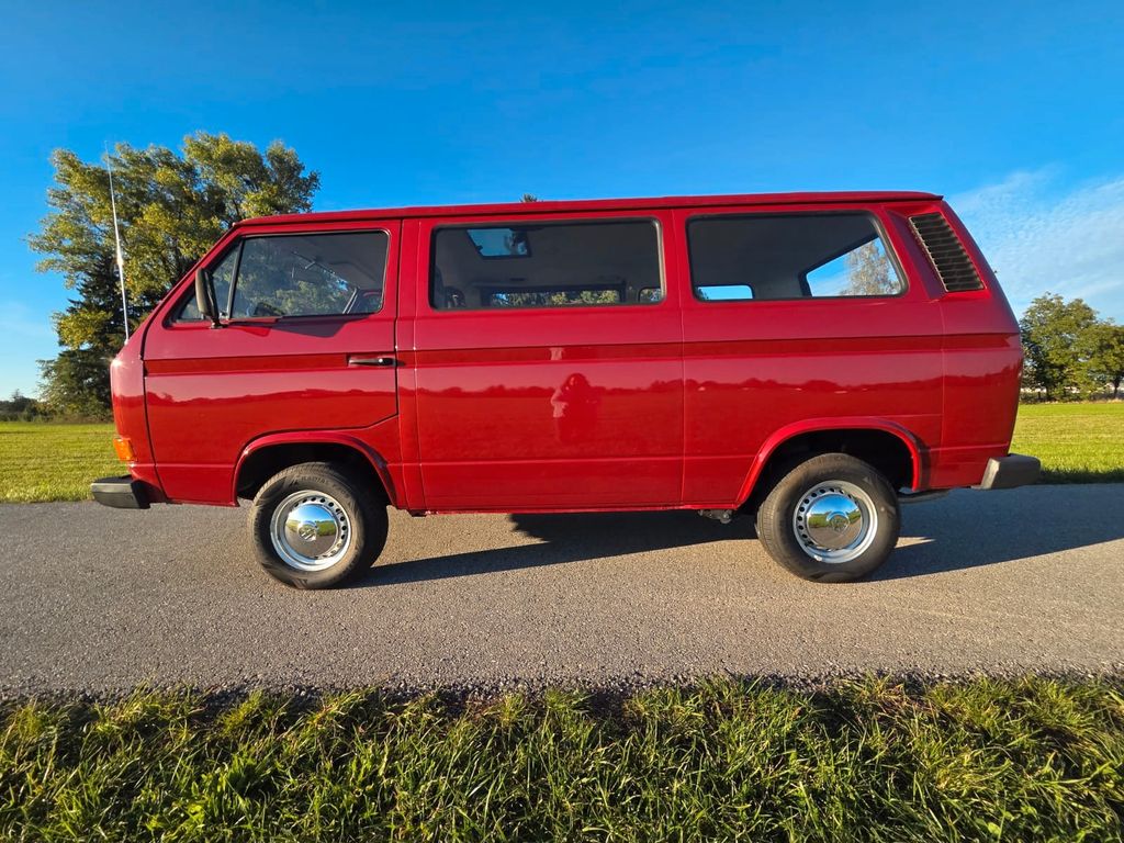 Bild des Angebotes Volkswagen T3 Caravelle Oldtimer in rot - TÜV neu