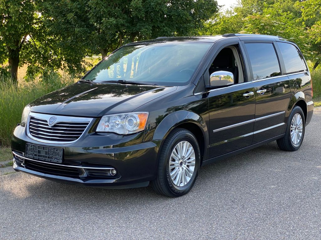 Bild des Angebotes Lancia Voyager ***PLATINUM***