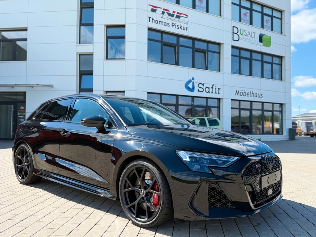 Audi RS3 2.5 TFSI +MATRIX+RS-SCHALENSITZE+PANO