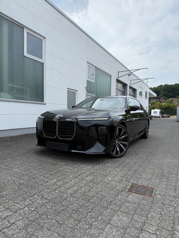 BMW 740i xDrive/B&W/SkyL/Kristal/Carbon/Integral
