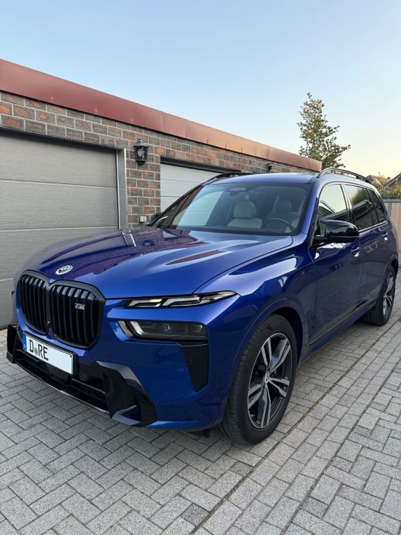 Bild des Angebotes BMW X7 M60i*INDI.ELFENBEINWEIß*MASSAGE*B&W*SKY-LOUNG