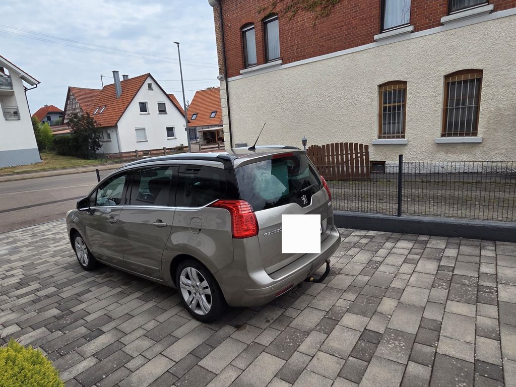 Bild des Angebotes Peugeot 5008 1.6 Family plus 155 THP Family plus