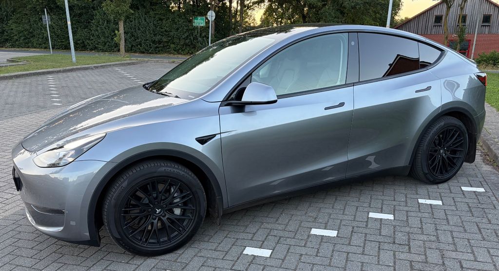 Bild des Angebotes Tesla Model Y Long Range AWD Long Range Quicksilver
