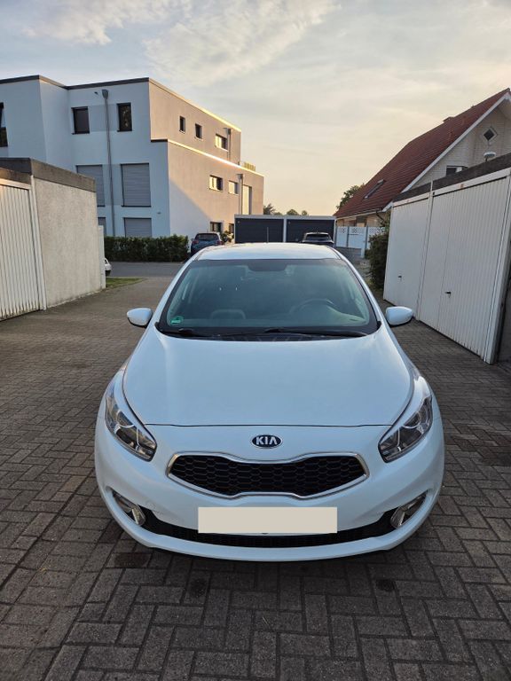 Bild des Angebotes Kia cee'd / Ceed 1.6 CRDi Dream Team Edition