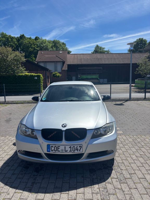 BMW 318i -