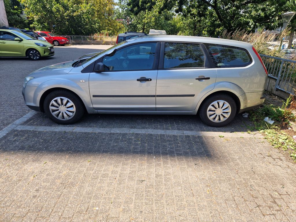 Bild des Angebotes Ford Focus 1,6 Ghia Ghia