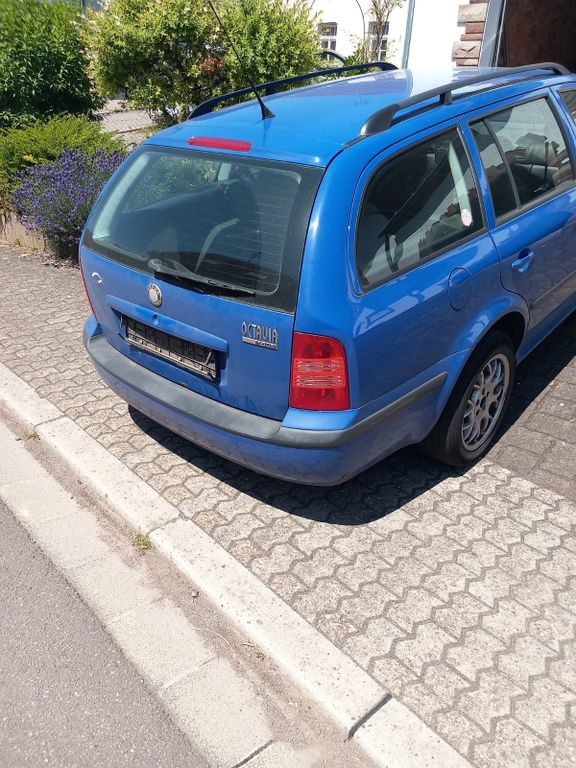 Bild des Angebotes Skoda Octavia 1.6 Tour Combi Tour