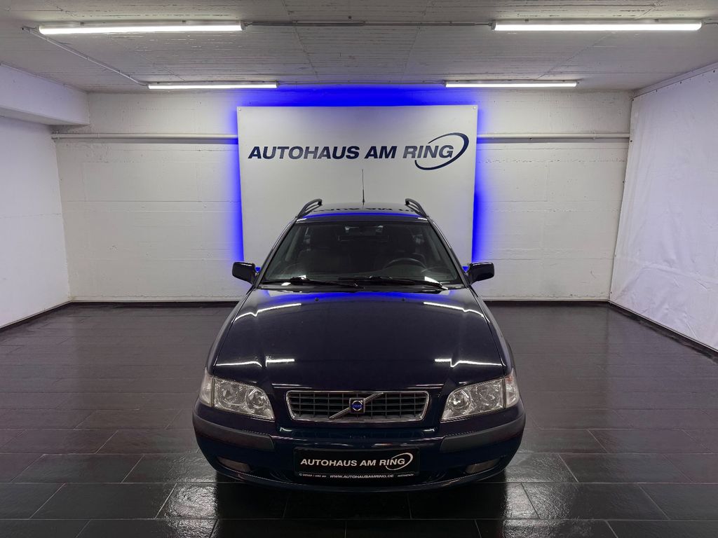Bild des Angebotes Volvo V40 Comfort AUTOMAT LEDER KLIMAAUTIK SZHZG TEMPO