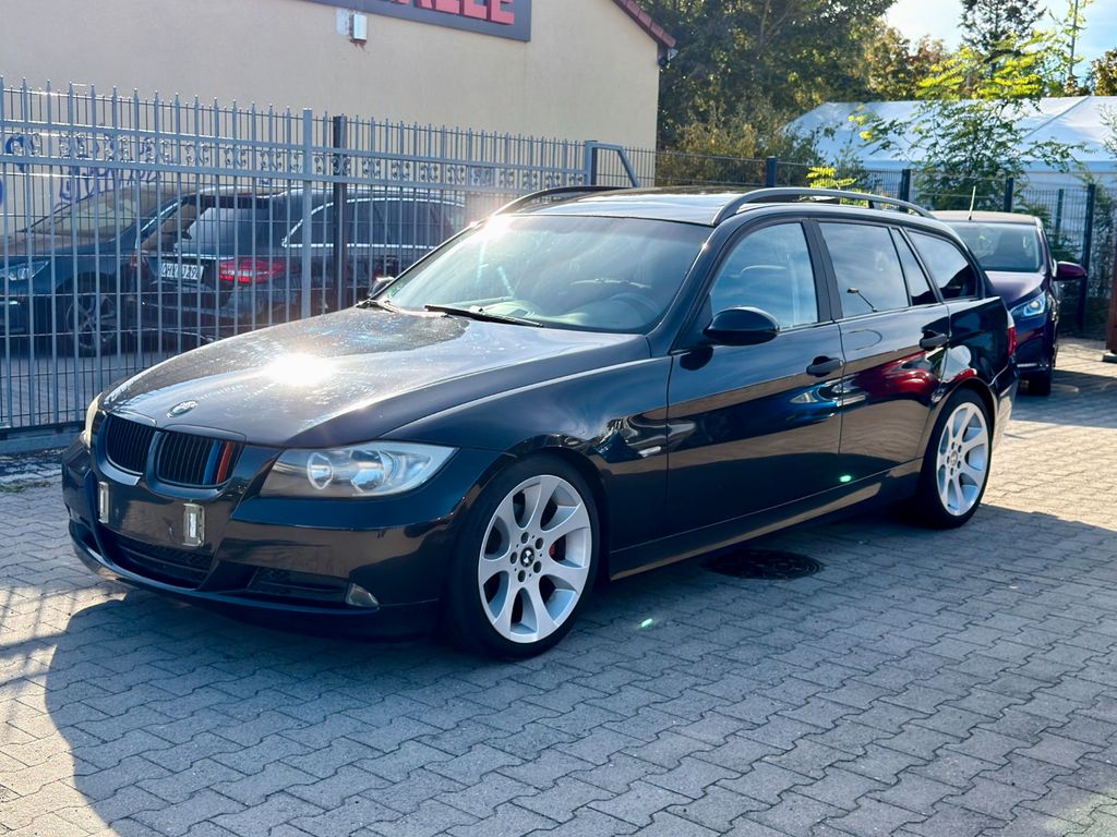 Bild des Angebotes BMW 320i Touring Sport Navigation Panorama SHZ PDC
