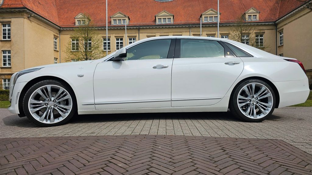 Cadillac CT6 3.0TT AWD Platinum white Edition