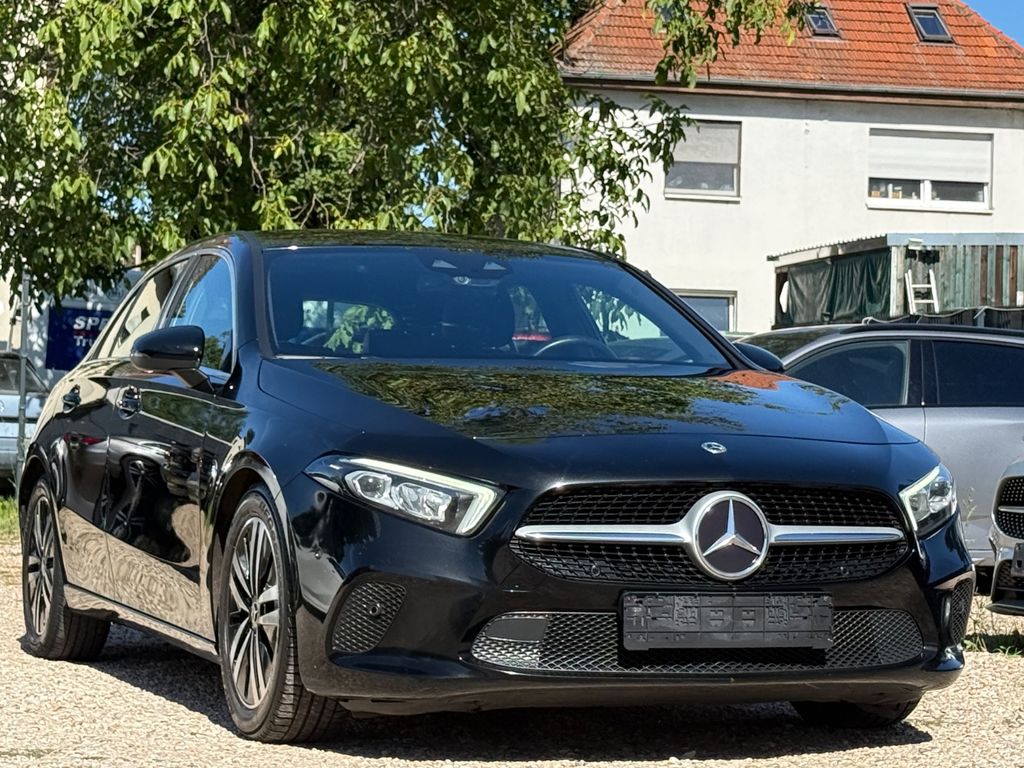 Bild des Angebotes Mercedes-Benz A 180 LED/Kamera/Leder/Ambiente