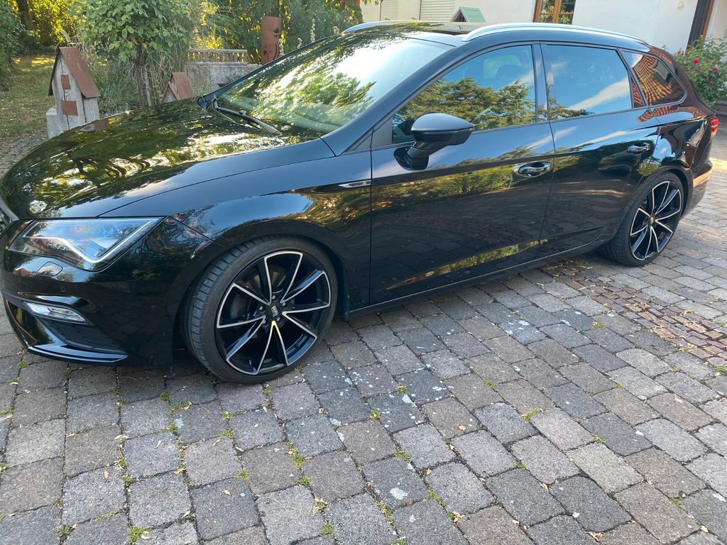 Seat Leon FR 2.0 TDI Panorama, Sportfahrwerk