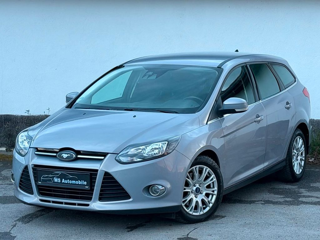 Bild des Angebotes Ford Focus Turnier Automatik Titanium AHK/Navi/SZH