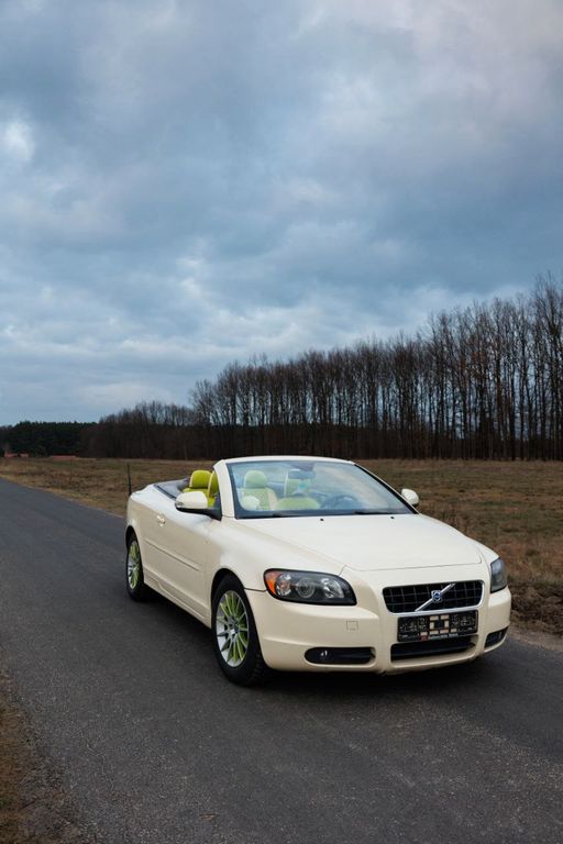 Bild des Angebotes Volvo C70 D3 Momentum Momentum