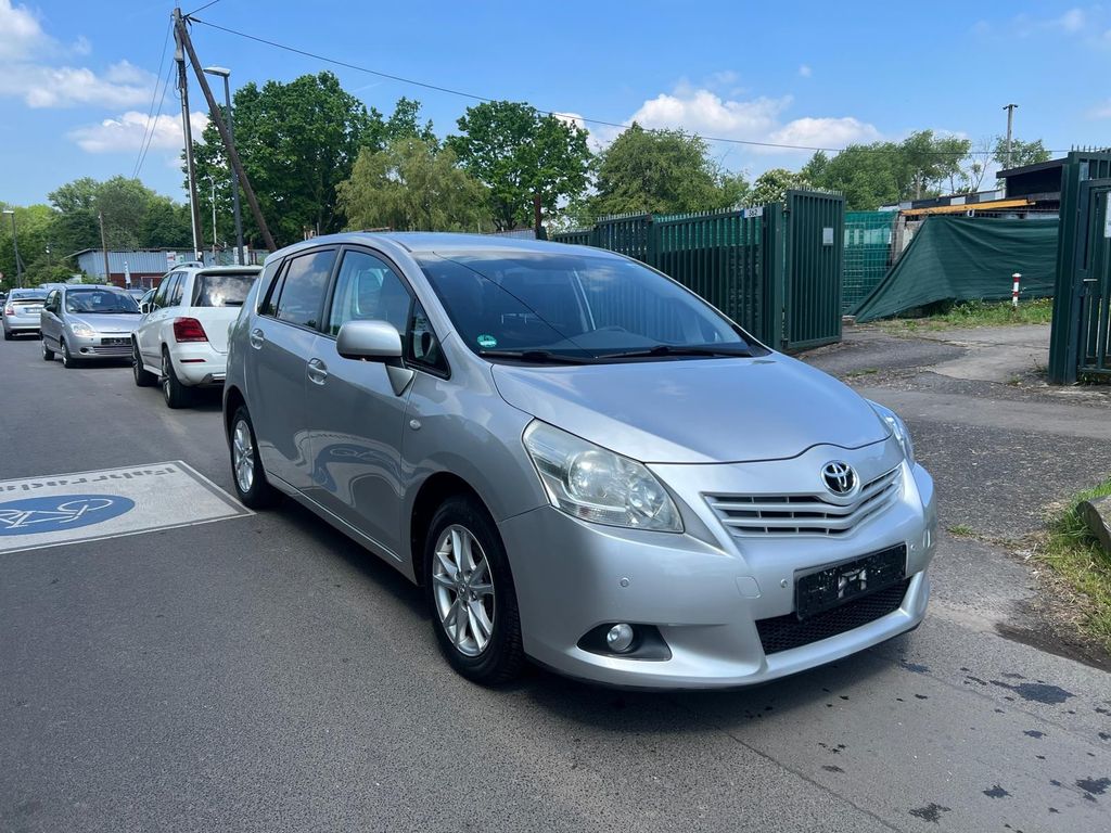 Bild des Angebotes Toyota Verso Travel 7 Sitzplätze
