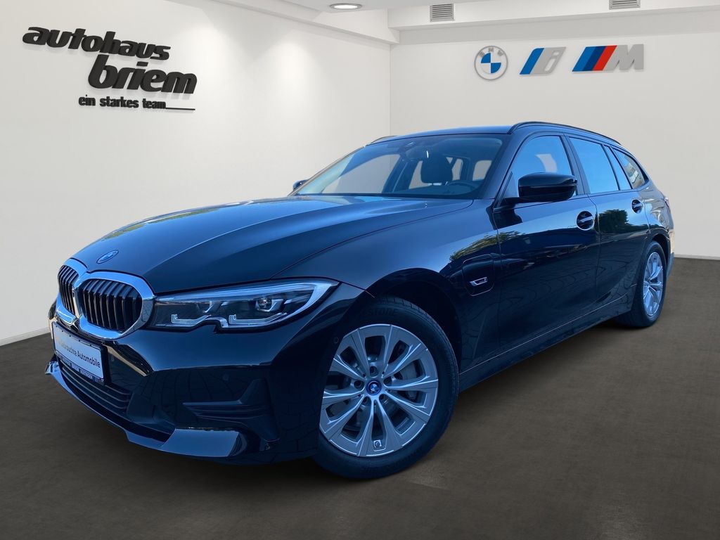 Bild des Angebotes BMW 330e Touring Advantage HiFi DAB LED WLAN Shz