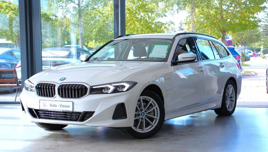Bild des Angebotes BMW 330e (G21N) Shadow Line *LED*AHK*Widescreen*Navi