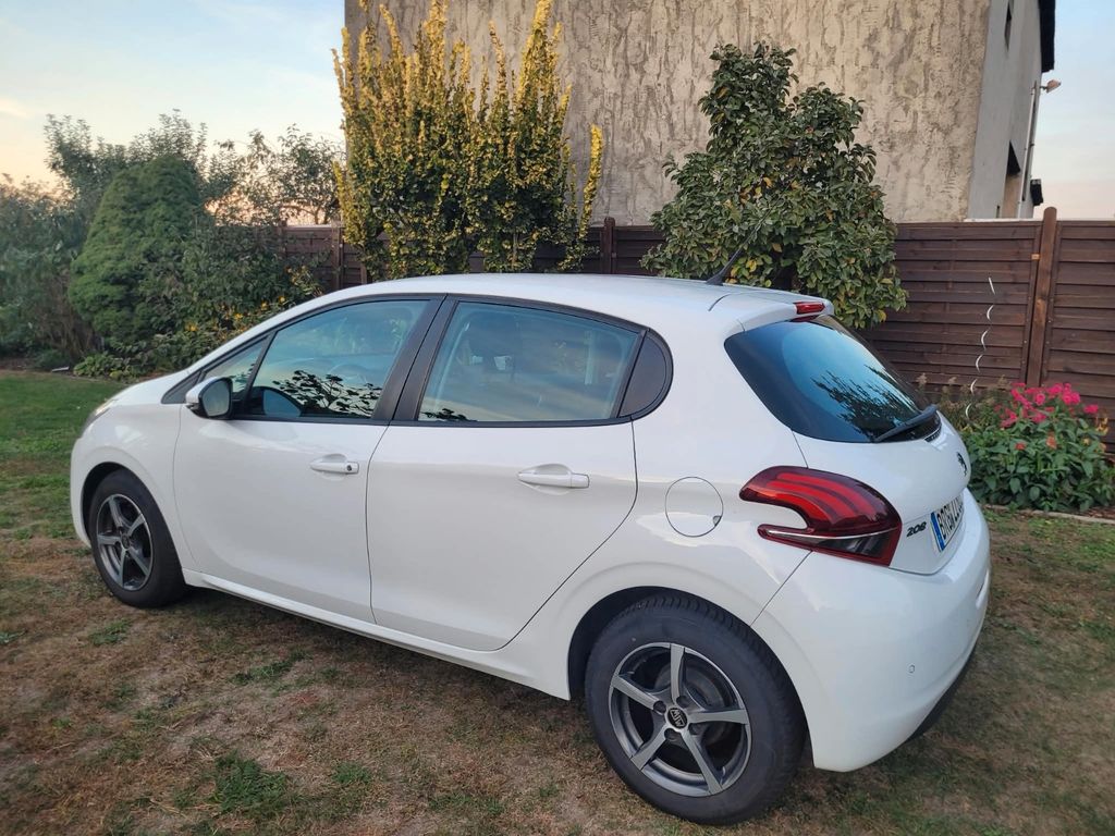 Bild des Angebotes Peugeot 208 Urban Move PureTech 82 Urban Move