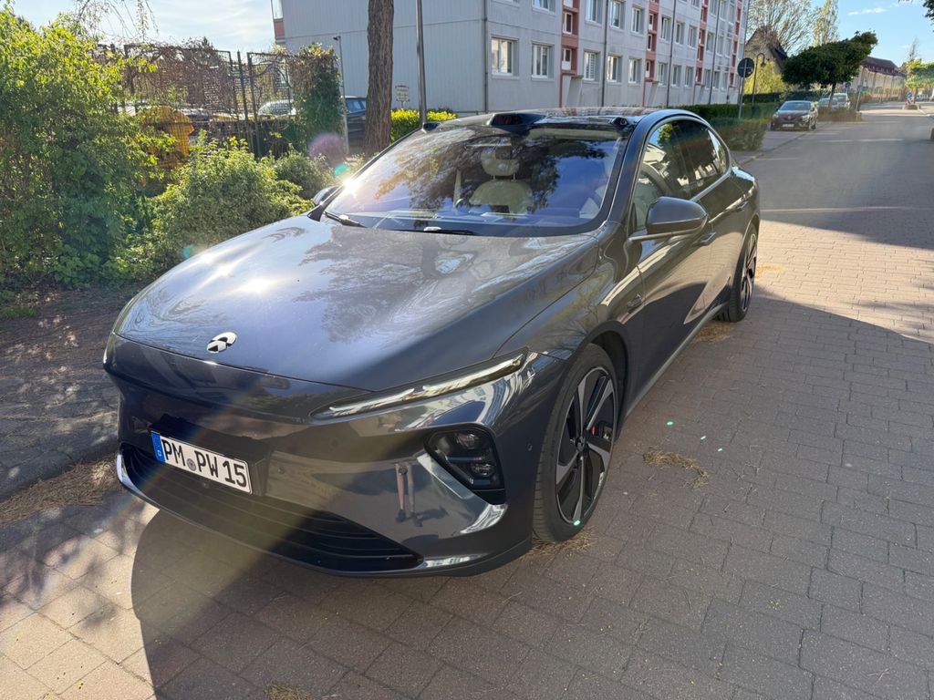 NIO ET7