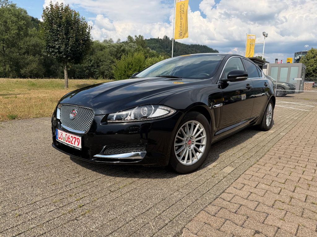 Jaguar XF 2.0 L Turbo *Facelift*Navi*Automatik*Xenon*