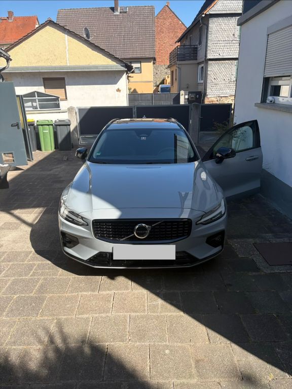 Bild des Angebotes Volvo V60 B4 DCT Plus Dark Plus Dark + WKR Garantie