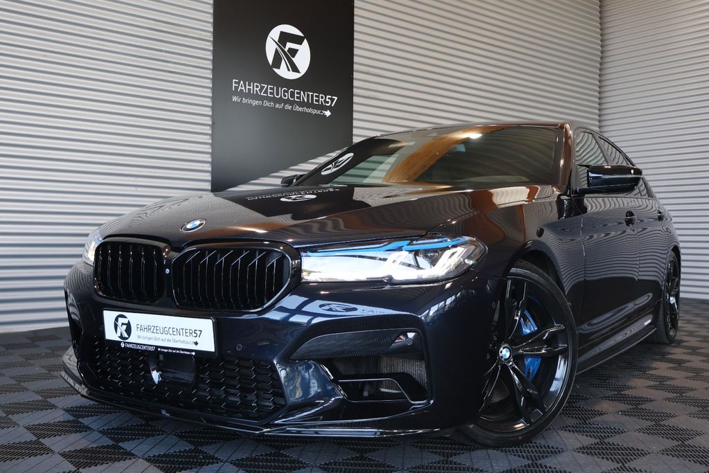 Bild des Angebotes BMW M550i xDrive/360°KAMERA/ACC/B&W/CARPLAY/HUD