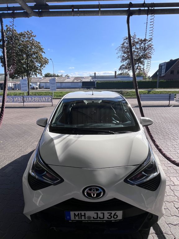 Bild des Angebotes Toyota Aygo (X) 1,0-l-VVT-i x x