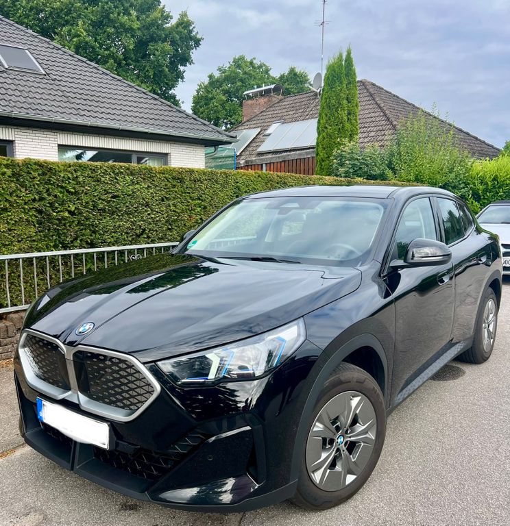 Bild des Angebotes BMW iX2 eDrive20 - Premium Paket, Driving Assistant,