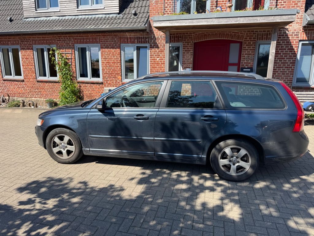 Bild des Angebotes Volvo V50 2.0 Momentum Momentum