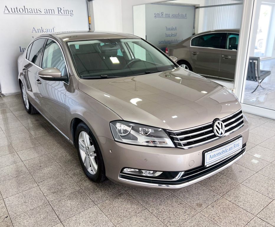 Bild des Angebotes Volkswagen Passat Lim. Highline Automatik Leder Navi PDC !!
