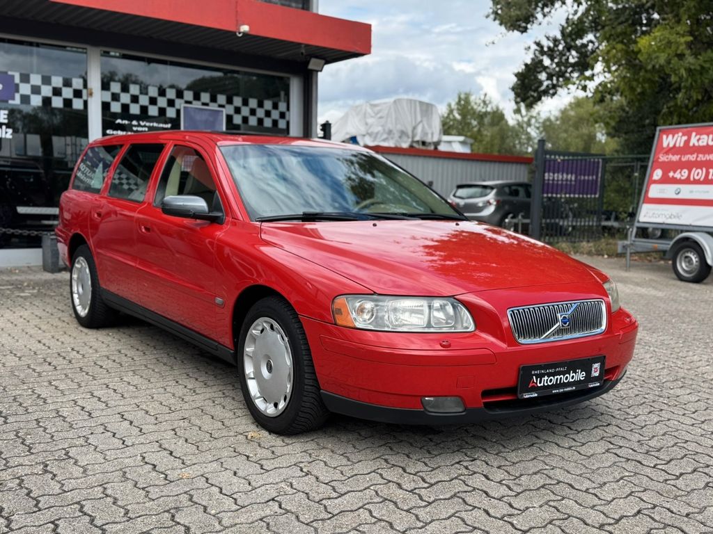 Bild des Angebotes Volvo V70 Kombi 2.4D/5.ZYLINDER/2.HAND/KLIMA/TÜV:09/27