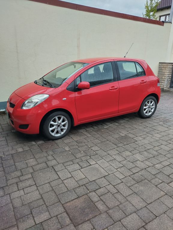 Daihatsu Charade 1,33 Dual-VVT-i Basis Basis