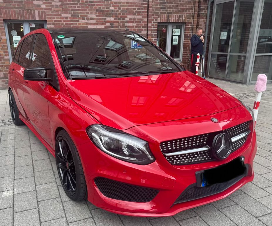 Bild des Angebotes Mercedes-Benz B 220 d 4MATIC DCT AMG-Line Night Paket