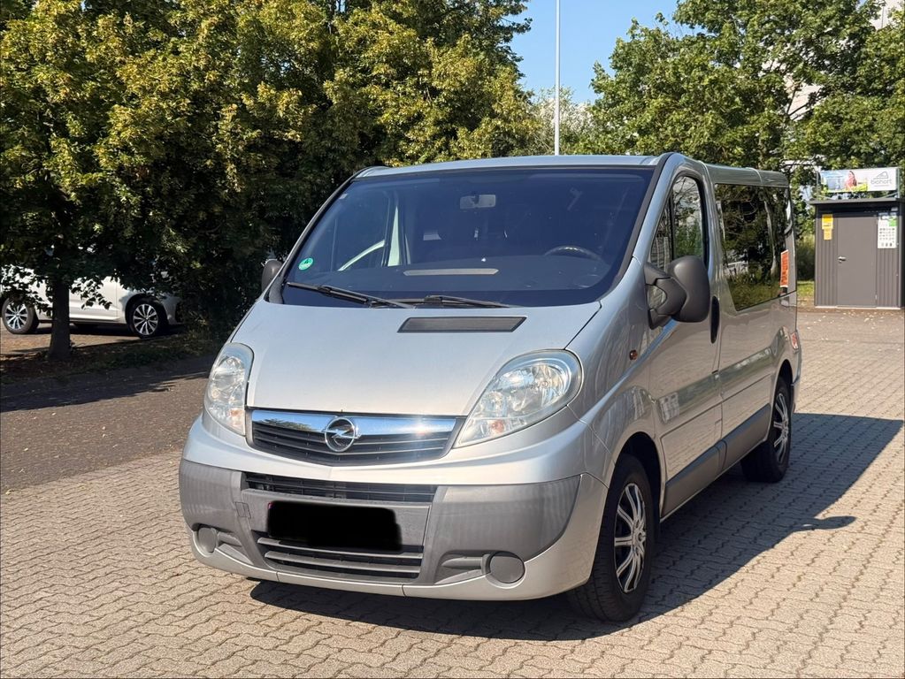 Bild des Angebotes Opel Vivaro 2.5 CDTI Tour 8-Sitzer NAVI Top Zustand!!