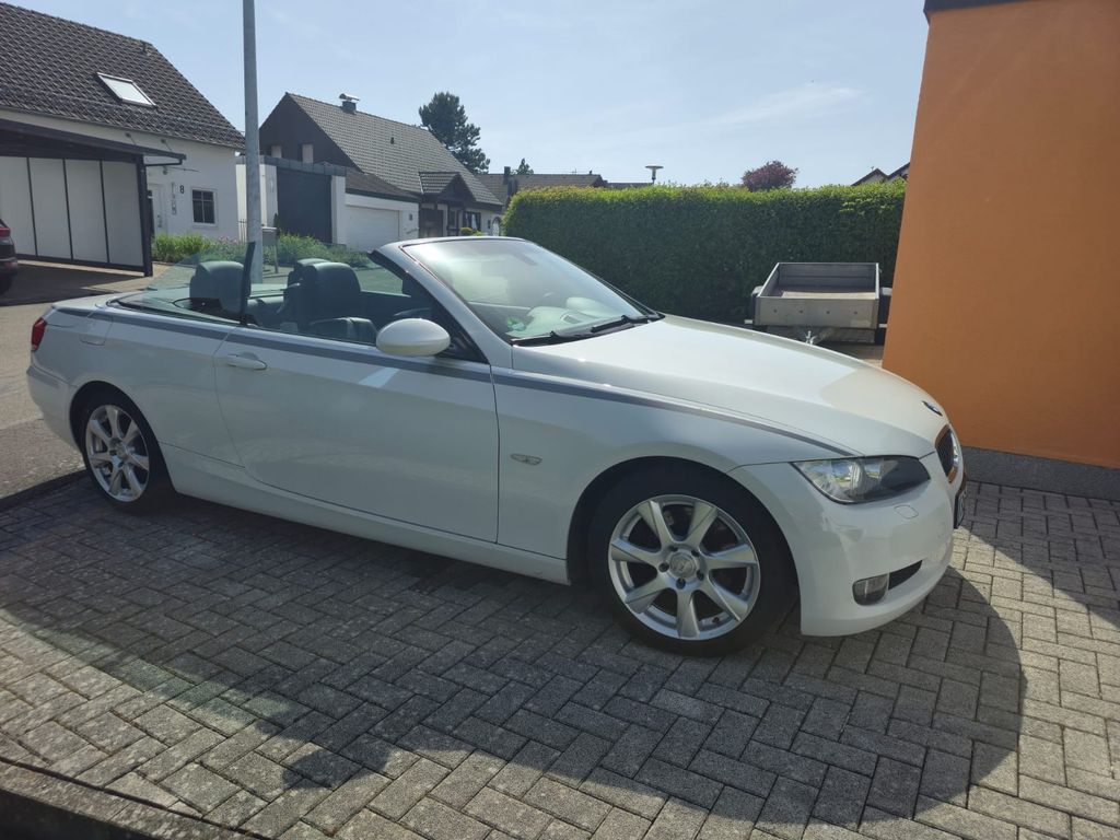 Bild des Angebotes BMW 325i Cabrio -