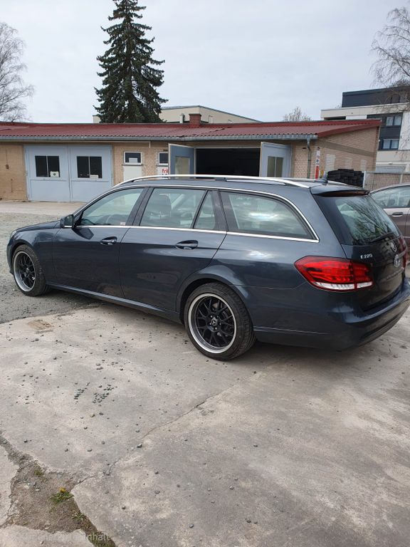 Bild des Angebotes Mercedes-Benz E 220 CDI T Standard