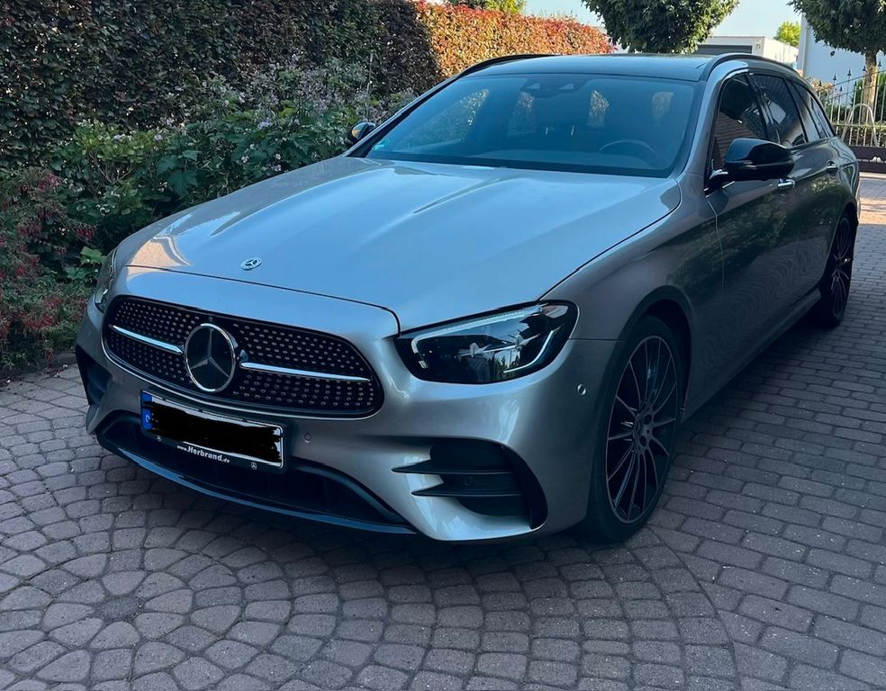 Bild des Angebotes Mercedes-Benz E 220 d  T AMG (Nur: 53.500KM)