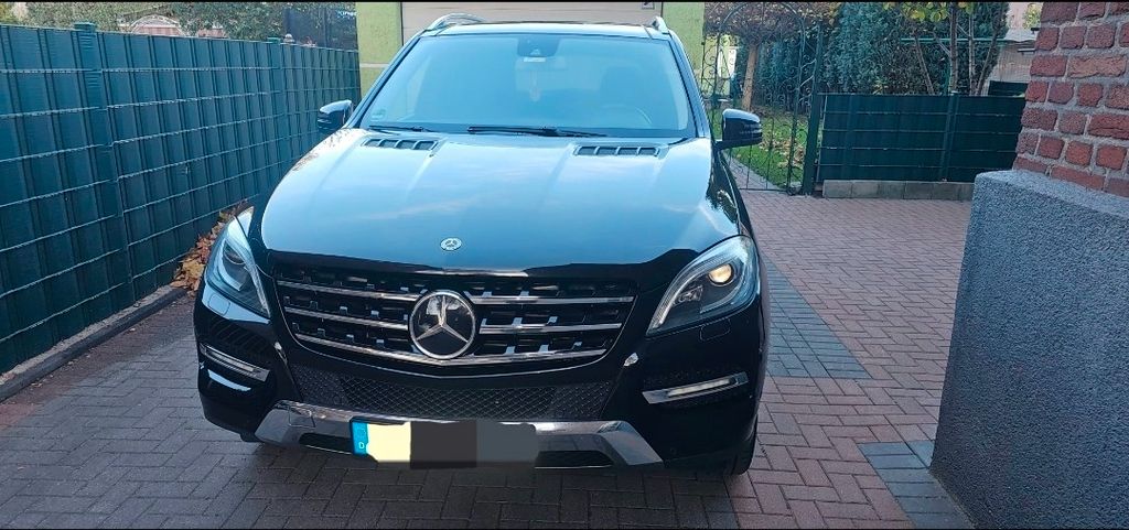 Bild des Angebotes Mercedes-Benz ML 350 BlueTEC 4MATIC - Sportpacket