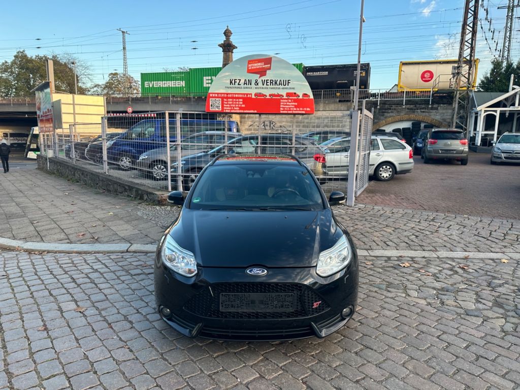 Ford Focus Turnier ST 1HAND/SPORTSITZE/XENON/ELEK.S