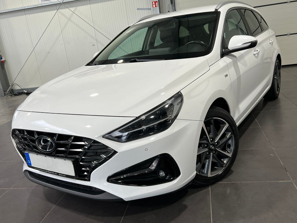 Hyundai i30 cw 1.6 Hybrid **Navi*Kamera*LED*Spur**